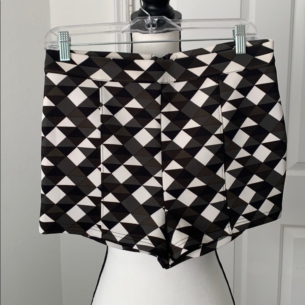 🩳✨ Retro High-Waisted Shorts - Size L (Juniors), NWOT (Forever 21 Size L)